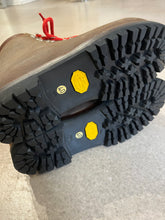 Charger l'image dans la galerie, Chaussures de montagne Audoubert vintage - Pointure 40