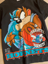 Charger l'image dans la galerie, Tee-shirt Taz Charlotte Hornets - Taille M