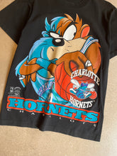 Charger l'image dans la galerie, Tee-shirt Taz Charlotte Hornets - Taille M