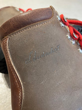 Charger l&#39;image dans la galerie, Chaussures de montagne Audoubert vintage - Pointure 40
