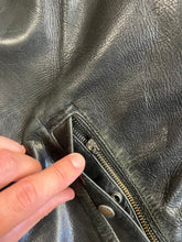 Charger l'image dans la galerie, Blouson en cuir Schott - Taille XL
