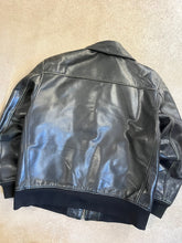 Charger l'image dans la galerie, Blouson en cuir Schott - Taille XL
