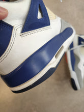 Charger l&#39;image dans la galerie, Jordan 4 Retro Deep Royal Blue (GS) - Pointure 38.5
